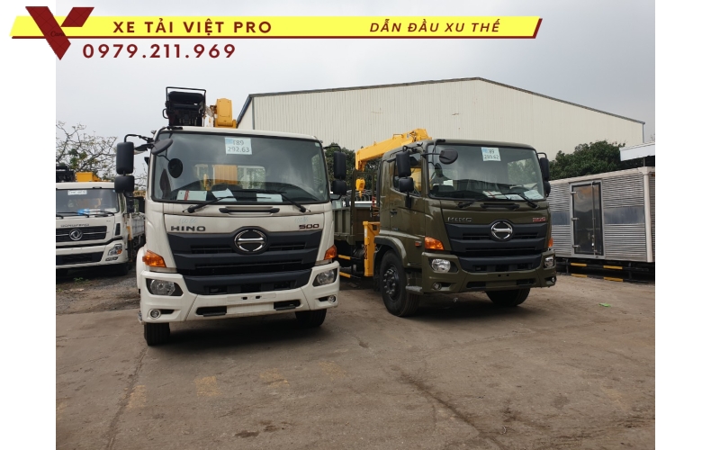 Hino FG gắn cẩu Soosan 3 tấn 4 đốt