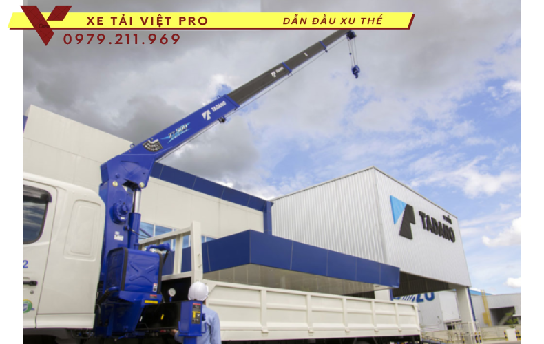 Xe HINO FM gắn cẩu TADANO 5 tấn
