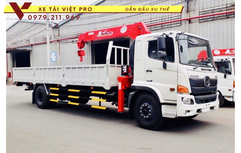 Xe tải Hino FG gắn cẩu Unic 5 tấn giá bao nhiêu???