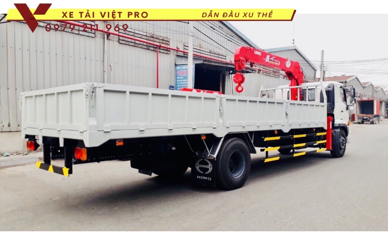 Xe tải Hino FG gắn cẩu Unic 5 tấn giá bao nhiêu???