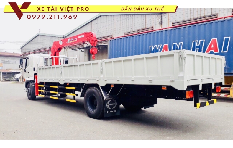 Xe tải Hino FG gắn cẩu Unic 5 tấn giá bao nhiêu???