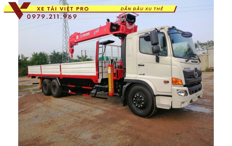 Xe tải HINO FL gắn cẩu  ATOM 7 tấn. Khả năng chịu tải mạnh mẽ, an toàn