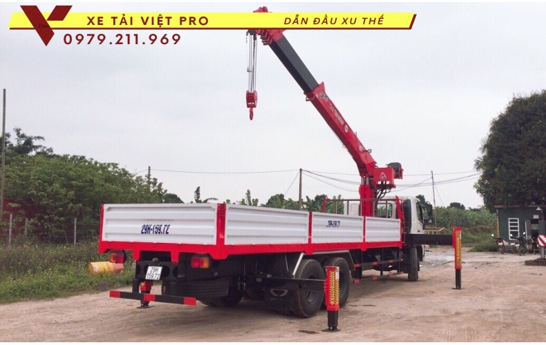 Xe tải HINO FL gắn cẩu  ATOM 7 tấn. Khả năng chịu tải mạnh mẽ, an toàn