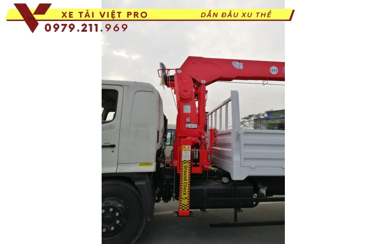 Xe tải HINO FL gắn cẩu  ATOM 7 tấn. Khả năng chịu tải mạnh mẽ, an toàn