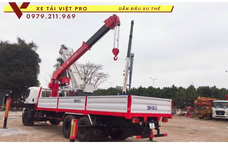 Xe tải HINO FL gắn cẩu  ATOM 7 tấn. Khả năng chịu tải mạnh mẽ, an toàn