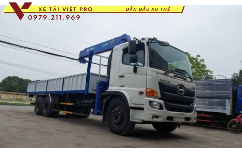 Xe HINO FM và cẩu TADANO 5 tấn