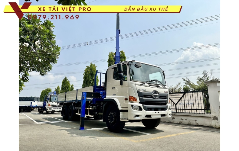 Xe HINO FM và cẩu TADANO 5 tấn