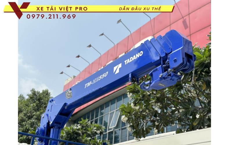 Xe HINO FM và cẩu TADANO 5 tấn
