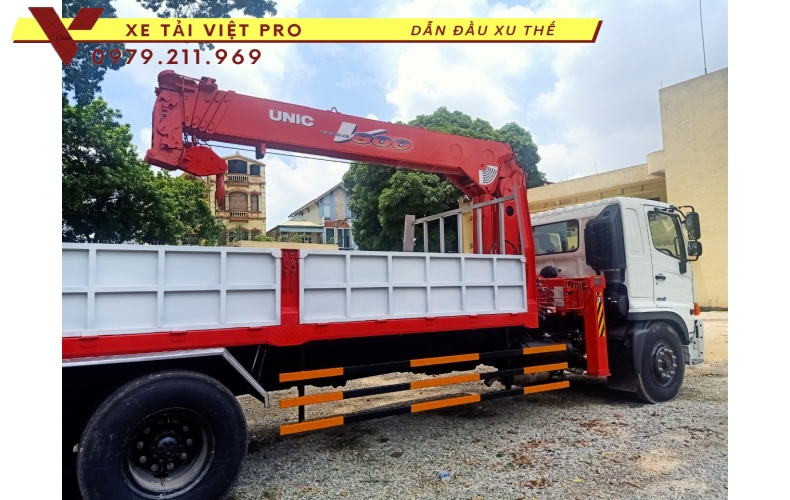 Xe tải Hino FM gắn cẩu Unic 8 tấn, thông số và báo giá mới nhất 2024