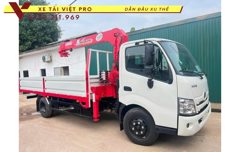 Xe tải Hino XZU730L gắn cẩu Unic 3 tấn