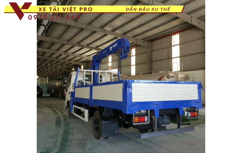 Hino XZU730l gắn cẩu Tadano 3 tấn