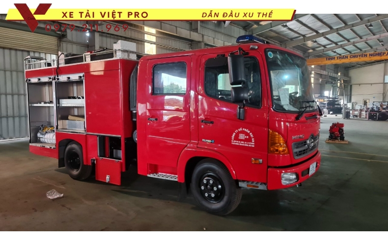 Xe chữa cháy 4 khối Hino bơm chữa cháy Tohatsu