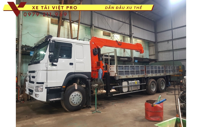 Xe tải Howo 3 chân gắn cẩu Kanglim 8t - Thông số và báo giá mới nhất tại Việt Nam