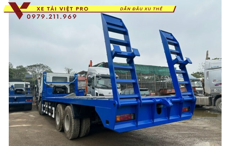 Xe Nâng Đầu Howo 3 Chân