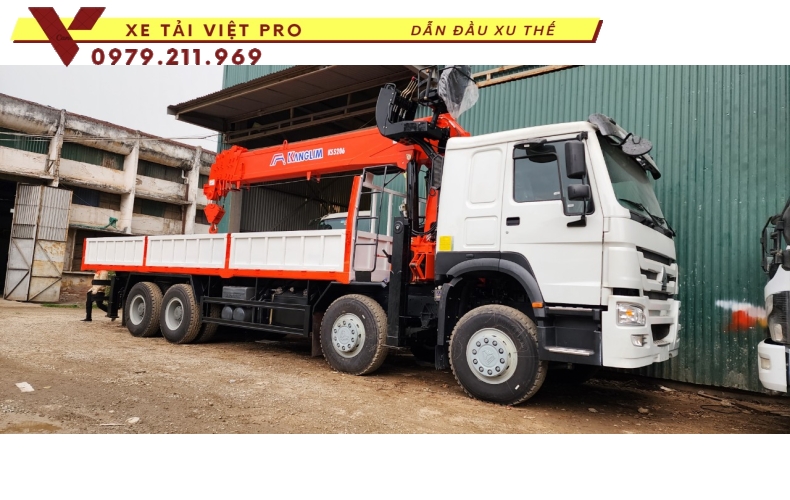 Howo 4 chân gắn cẩu Kanglim 15 tấn giá bao nhiêu?
