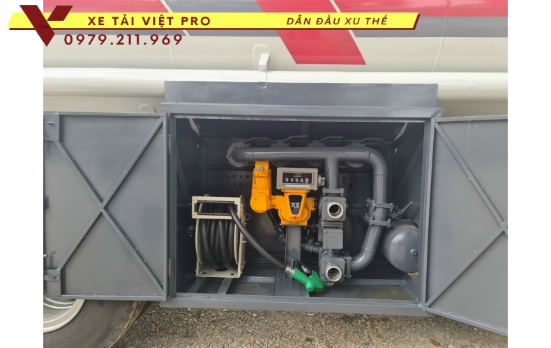 Giá xe Howo 4 chân téc chở xăng dầu mới nhất năm 2024 tại Hà Nội