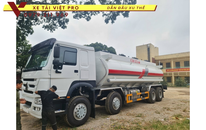 Giá xe Howo 4 chân téc chở xăng dầu mới nhất năm 2024 tại Hà Nội