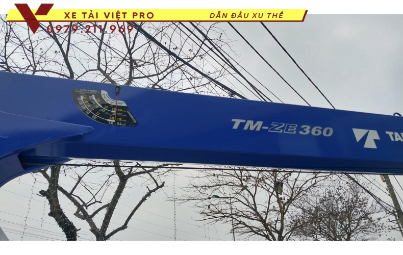 Hyundai 110SL gắn cẩu Tadano 3 tấn