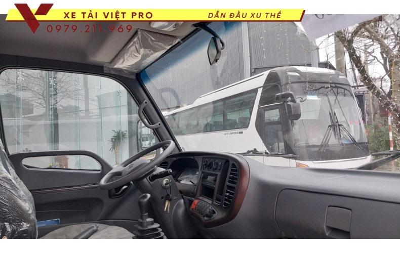 Hyundai 110SL gắn cẩu Tadano 3 tấn