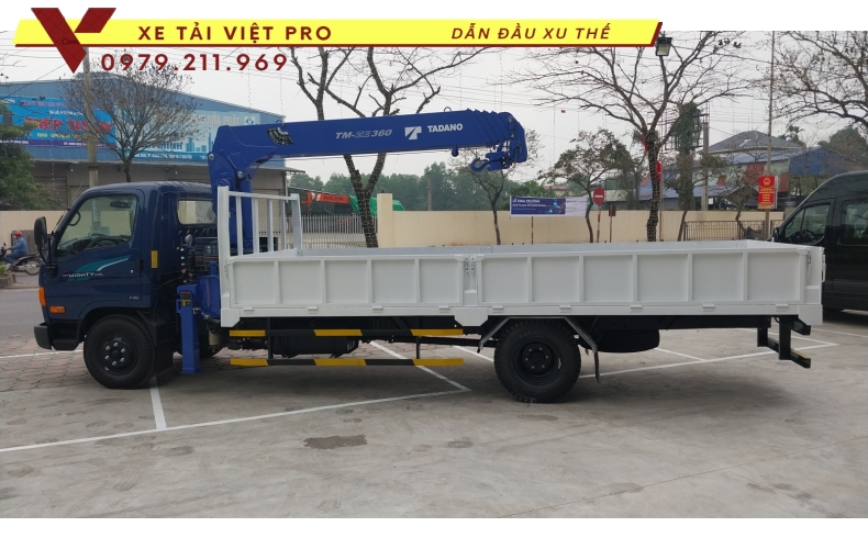 Hyundai 110SL gắn cẩu Tadano 3 tấn