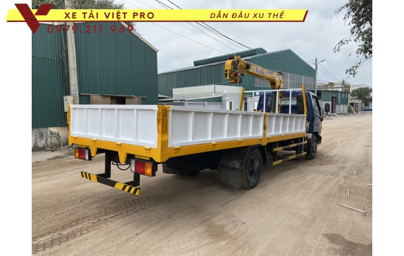 Báo giá hyundai 110XL gắn cẩu xcmg 3 tấn mới nhất năm 2024