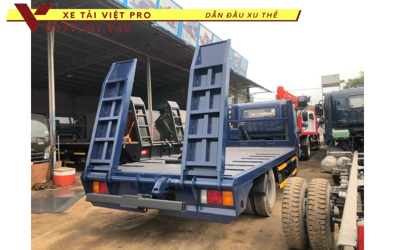 Xe tải Hyundai EX8 nâng đầu chở máy. Giải pháp lựa chọn thông minh