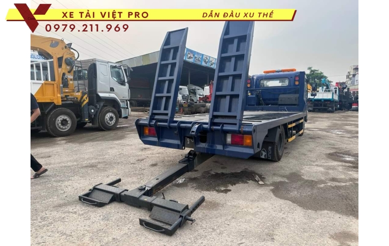 Xe tải Hyundai EX8 nâng đầu chở máy. Giải pháp lựa chọn thông minh