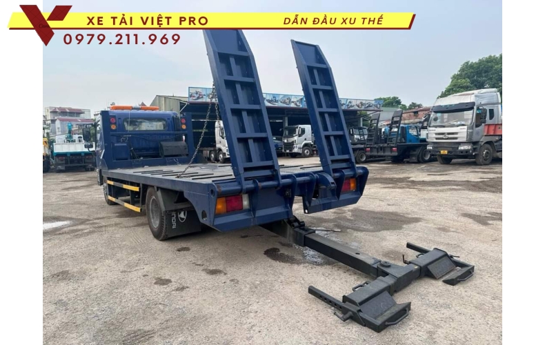 Xe tải Hyundai EX8 nâng đầu chở máy. Giải pháp lựa chọn thông minh