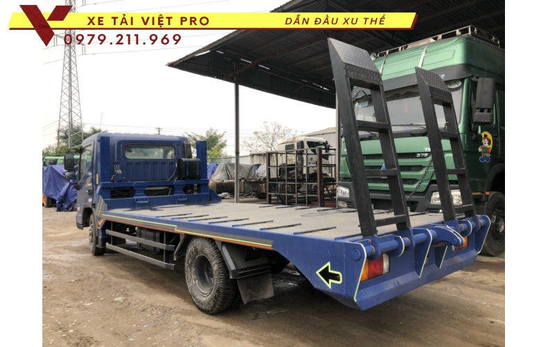 Xe tải Hyundai EX8 nâng đầu chở máy. Giải pháp lựa chọn thông minh