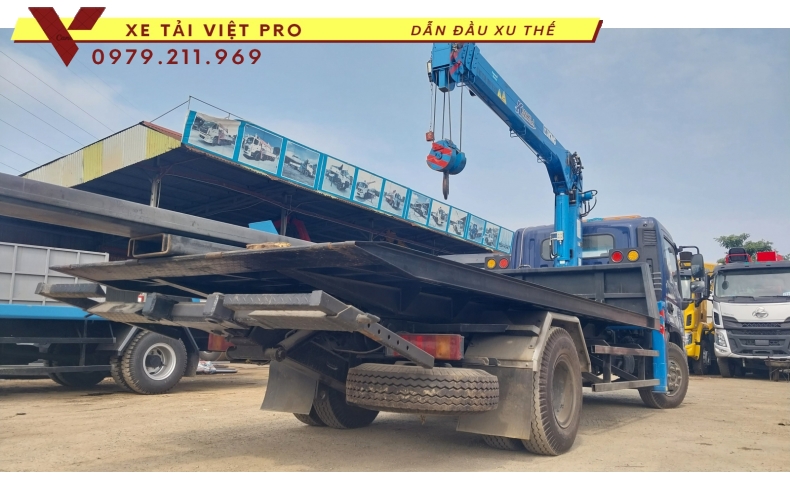 Hyundai EX8 cứu hộ sàn trượt gắn cẩu XCMG 3 tấn