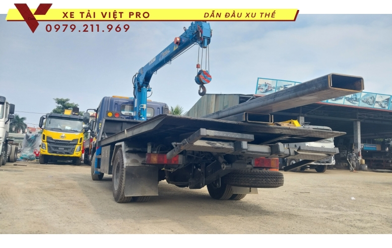 Hyundai EX8 cứu hộ sàn trượt gắn cẩu XCMG 3 tấn