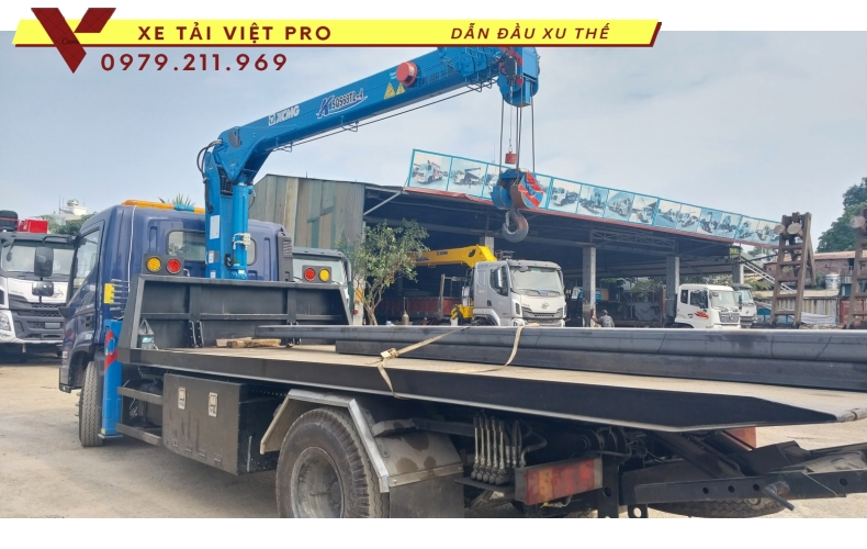 Hyundai EX8 cứu hộ sàn trượt gắn cẩu XCMG 3 tấn