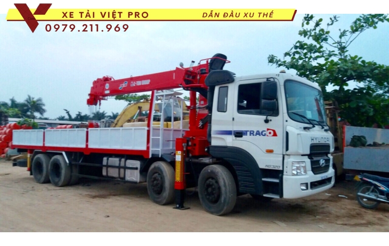 Xe tải Hyundai HD320 gắn cẩu Atom 15 tấn
