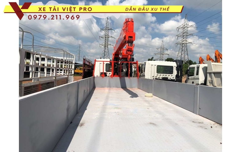 Xe tải Hyundai HD320 gắn cẩu Kanglim 8 tấn 6 đốt