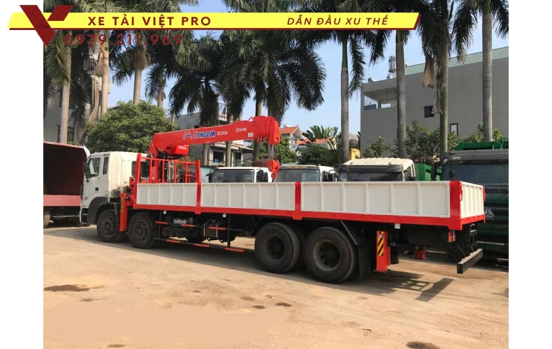 Xe tải Hyundai HD320 gắn cẩu Kanglim 8 tấn 6 đốt
