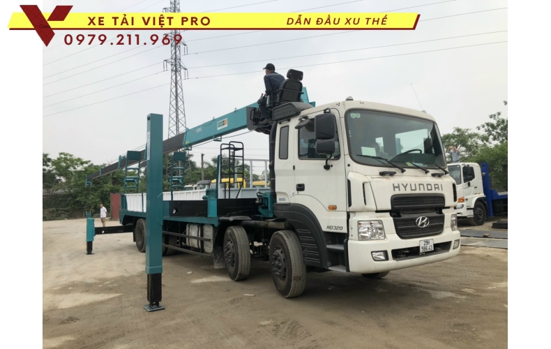 Xe Hyundai HD320 gắn cẩu Hyundai 12 tấn