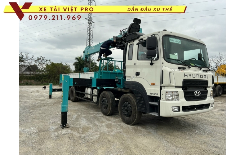 Xe Hyundai HD320 gắn cẩu Hyundai 12 tấn