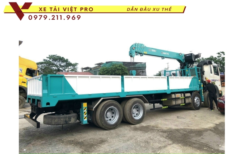 Xe Hyundai HD320 gắn cẩu Hyundai 12 tấn