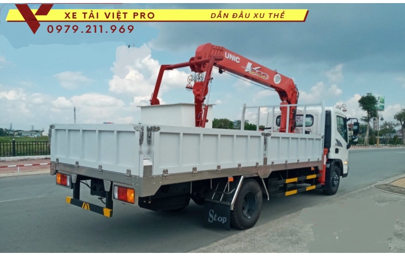 Xe tải Hyundai EX8L gắn cẩu Unic 3 tấn Báo giá  mới nhất năm 2024 tại đây