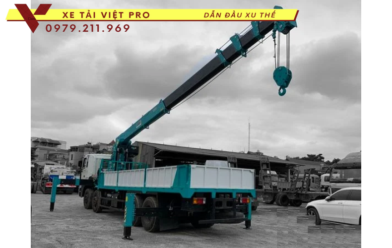 Xe Hyundai HD320 gắn cẩu Hyundai 15 tấn Sức mạnh và độ tin cậy