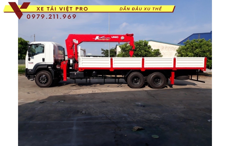 Xe tải 3 chân isuzu gắn cẩu Unic 8 tấn - Thông số và báo giá mới nhất năm 2024