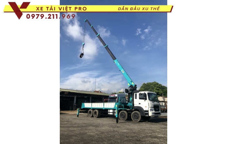 Xe Hyundai HD320 gắn cẩu Hyundai 12 tấn