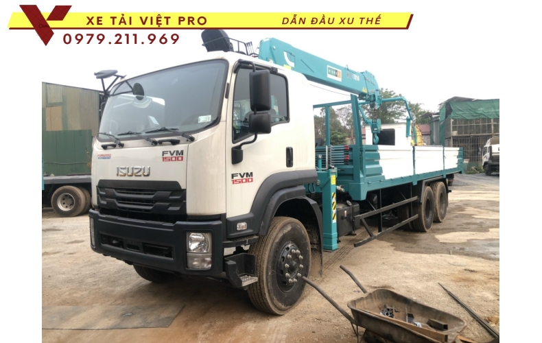 Xe Isuzu 3 chân gắn cẩu Hyundai 7 tấn