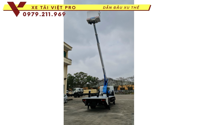 ISUZU cứu hộ sàn trượt có gắn cẩu 3 chức năng