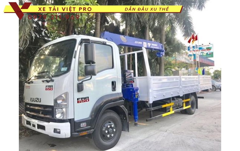 Xe ISUZU FVR 650 gắn cẩu Tadano 3 tấn 4 đốt