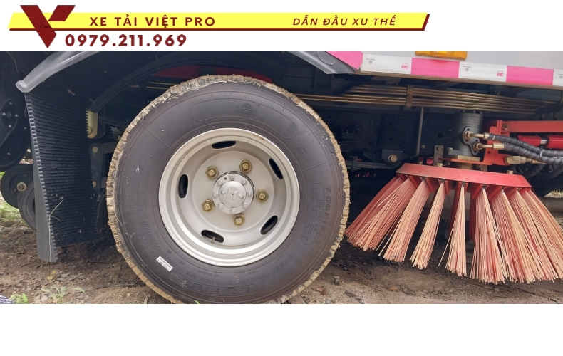 Báo giá xe ISUZU quét đường hút bụi 6m3 mới nhất hiện nay