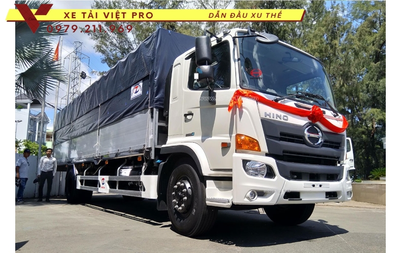 Báo giá xe Hino FG thùng mui bạt mới nhất năm 2024