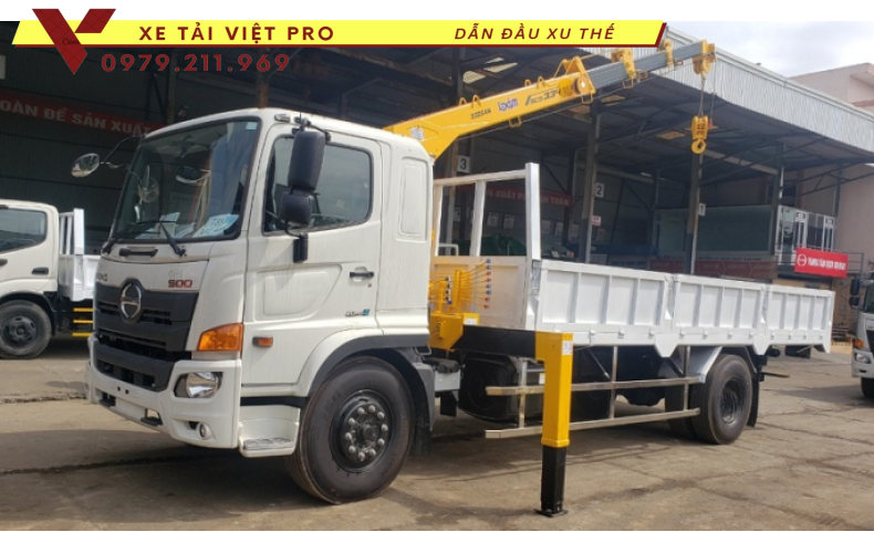 Hino FG gắn cẩu Soosan 3 tấn 4 đốt