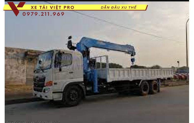 Xe tải Hino 3 chân gắn cẩu Dongyang 8 tấn - Bộ đôi bền bỉ