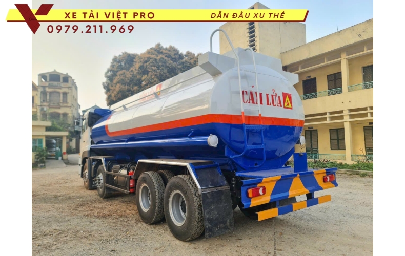 Xe UD trucks 4 chân téc chở xăng dầu - Giá bán và thông số xe